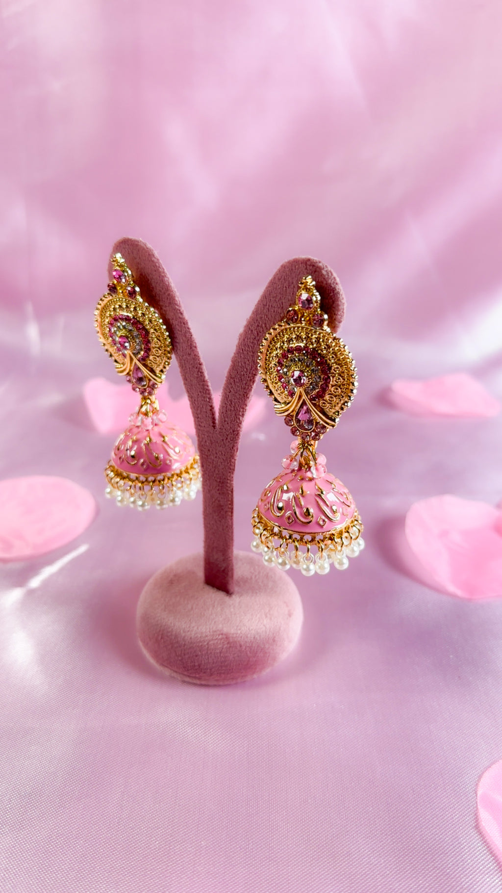 Gulabi Jhumka