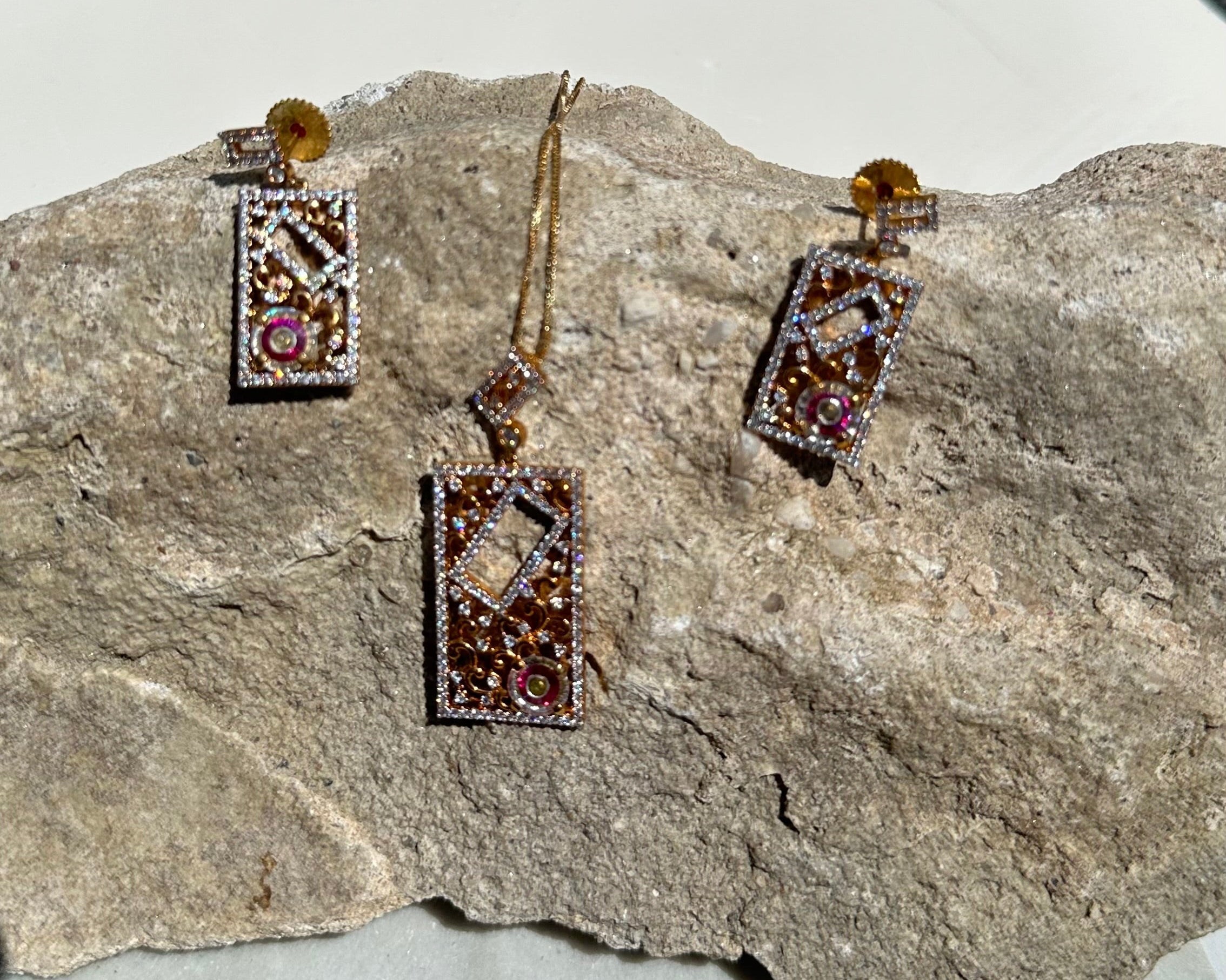 Vintage Geometric Necklace Set
