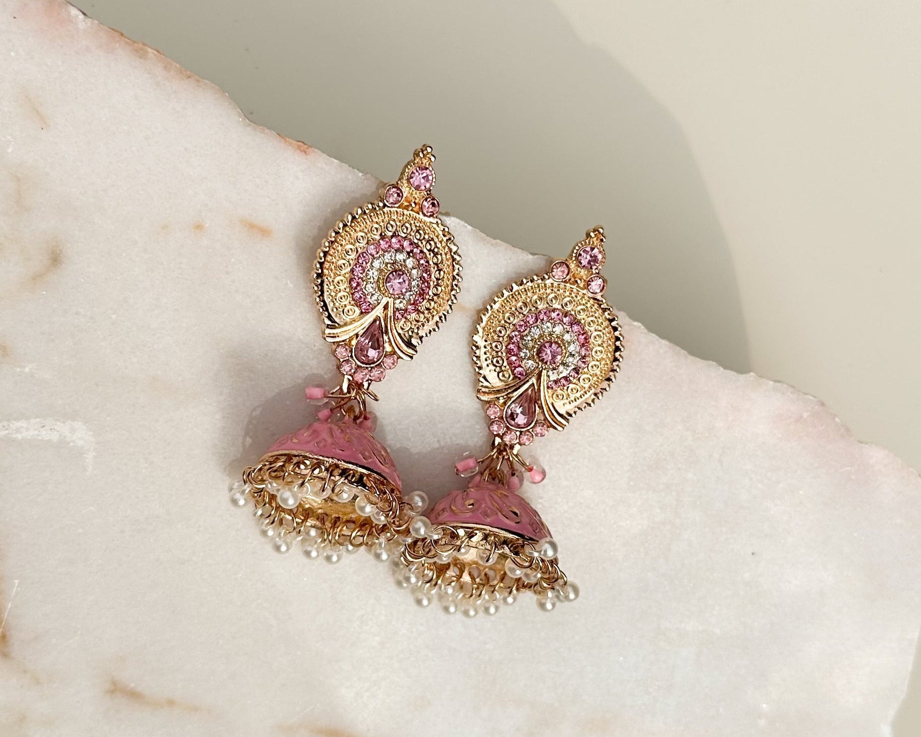 Gulabi Jhumka