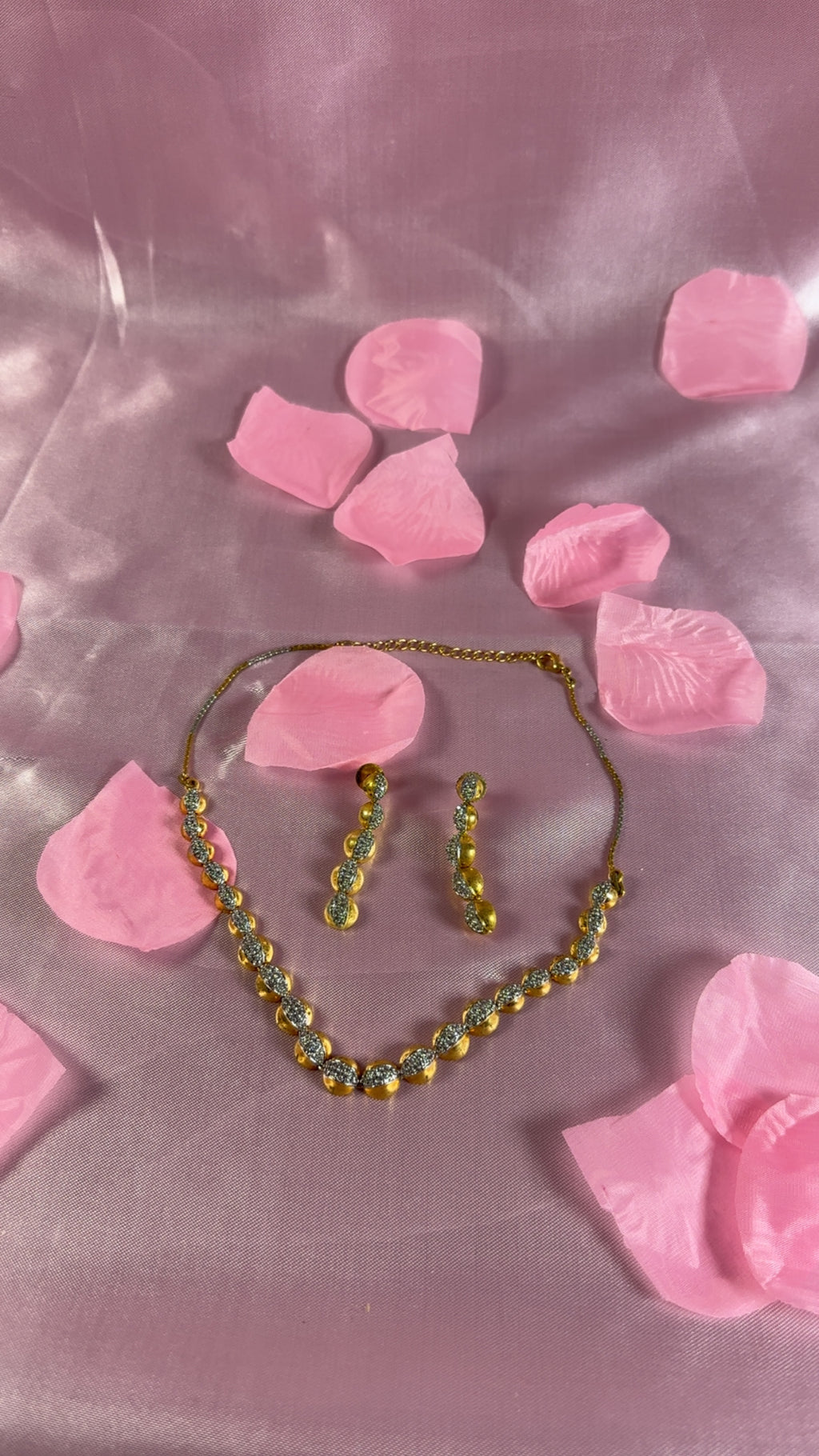 Two Toned Necklaces Set