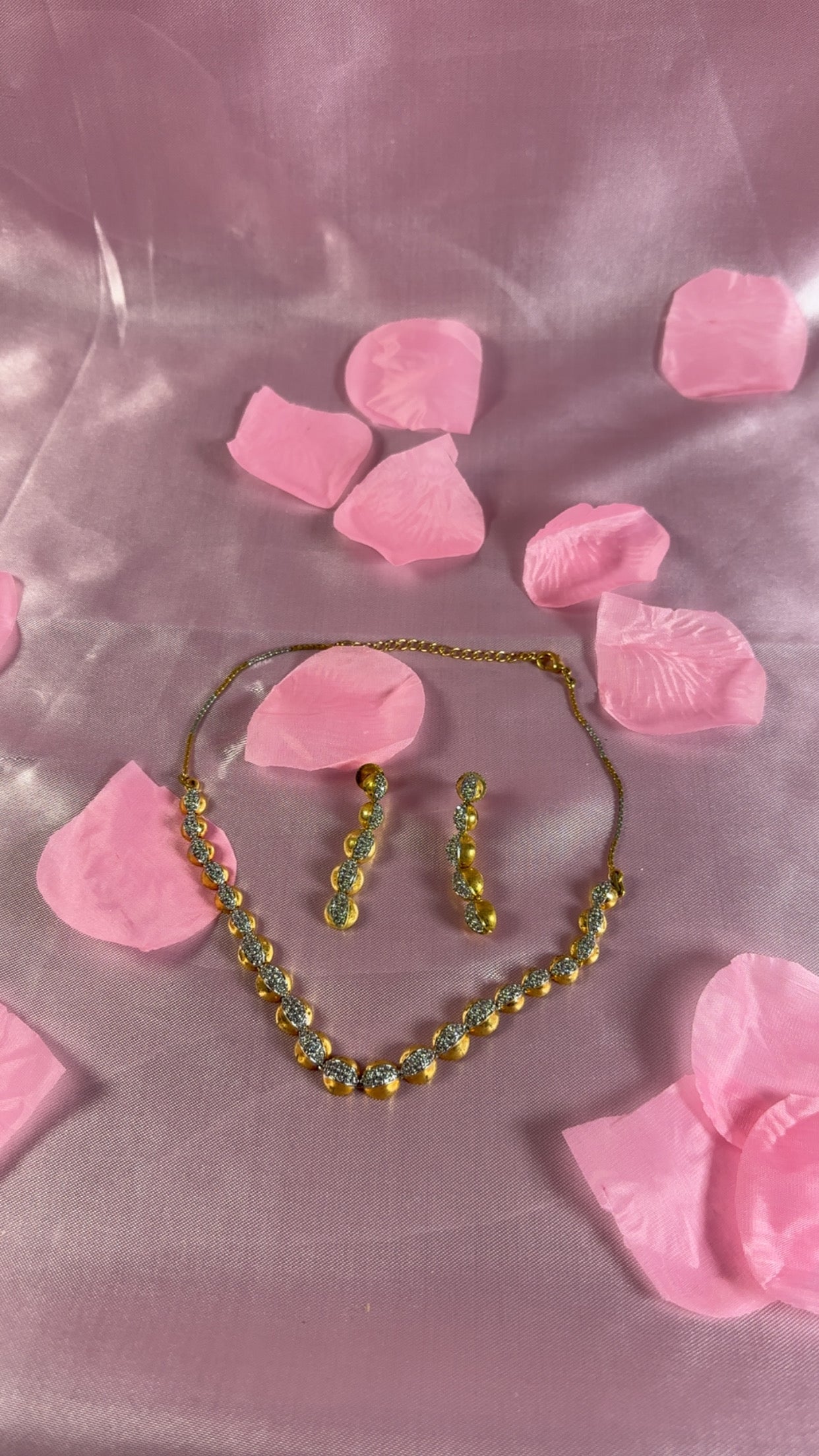 Two Toned Necklaces Set