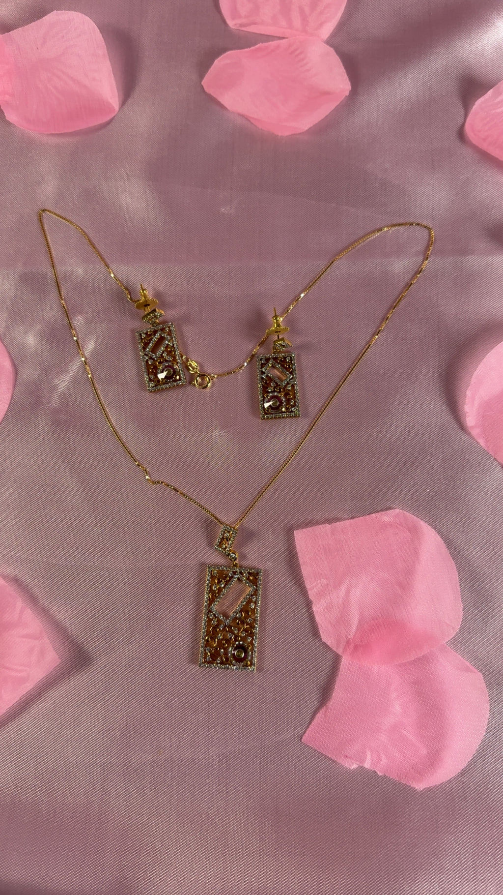 Vintage Geometric Necklace Set